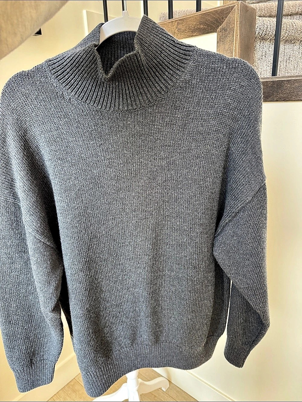 Aritzia Babaton Merino Wool Turtleneck Sweater in Gray Size Small